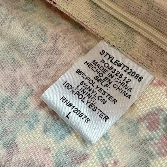 Entro cream floral ruffle balloon long sleeve top Size Large - Picture 3 of 5